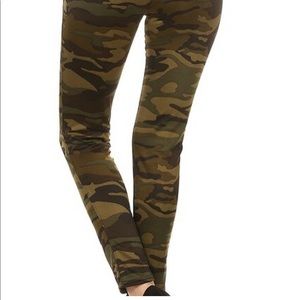 NWT comfy thick warm camo leggings
